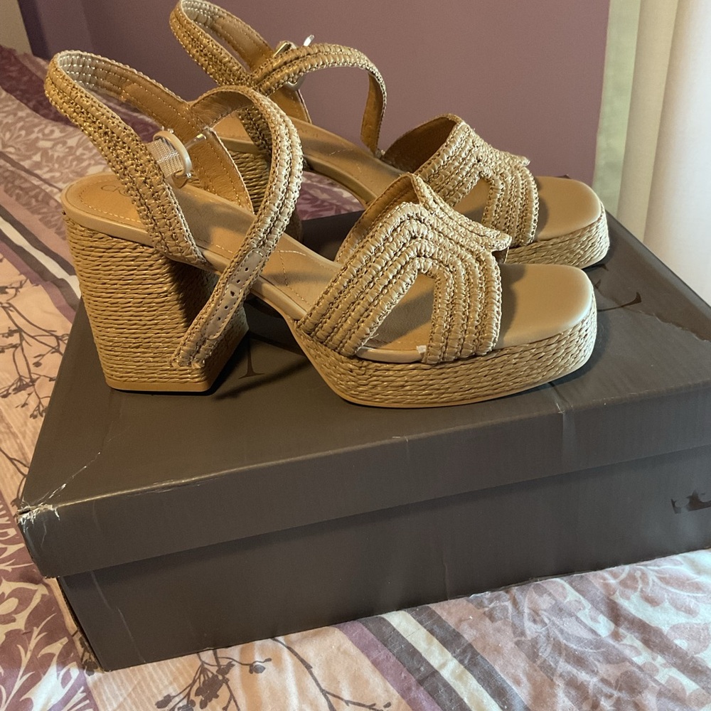 NWOT Woven Platform Sandals in Natural Beige - Picture 2 of 10